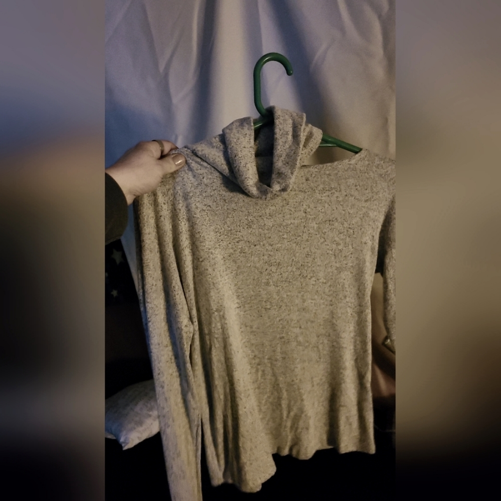 Women's sweater